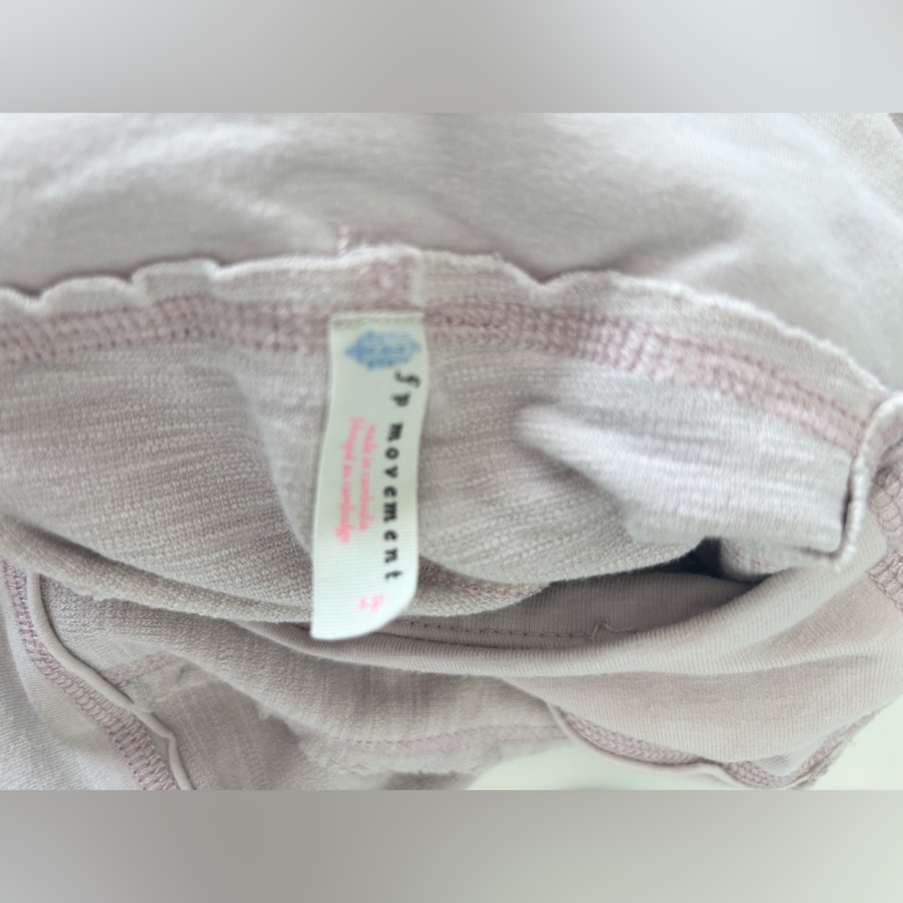 FREE PEOPLE MOVEMENT MUTED PINK BOHEMIAN STYLE LEGGING PANTS SZ SMALL - Picture 9 of 10